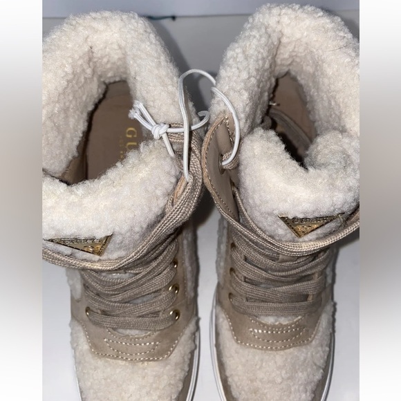 Guess Women’s Suede Hightop Faux Fur Sneakers Sz 7.5 WGSAMEE-R EUC - Picture 4 of 11